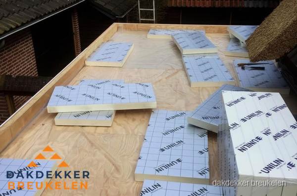 PIR isolatieplaten leggen op plat dak in Breukelen PIR isolatieplaten leggen op plat dak in Breukelen